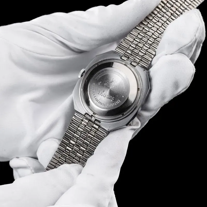 Слава «Телеэкран» — часы в корпусе телевизора. СССР, 1980-е