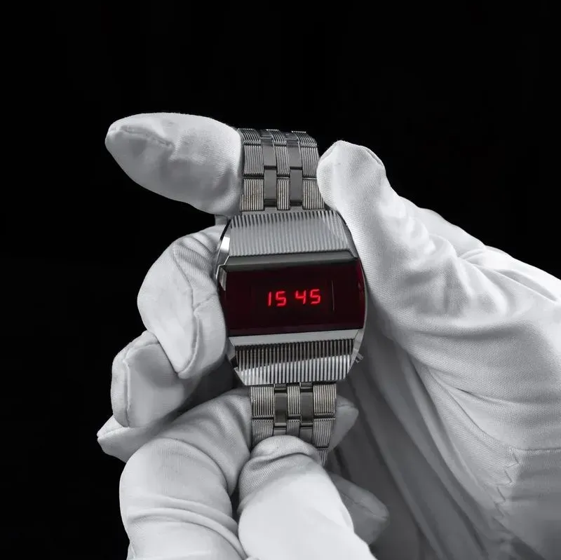 Электроника-1 — первые LED-часы СССР. 1973 год