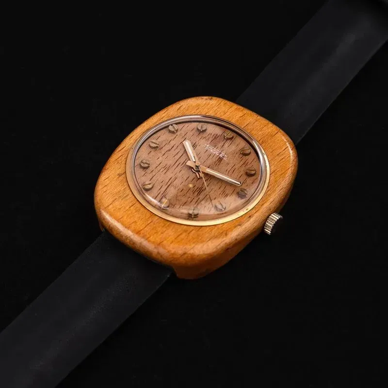 Ракета «Древо» — экспериментальные часы с деревянным корпусом