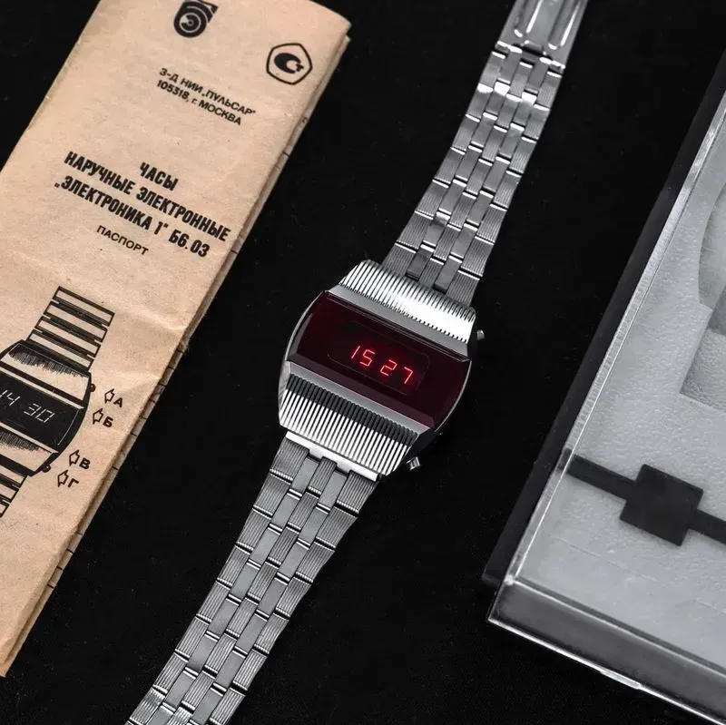 Электроника-1 — первые LED-часы СССР. 1973 год