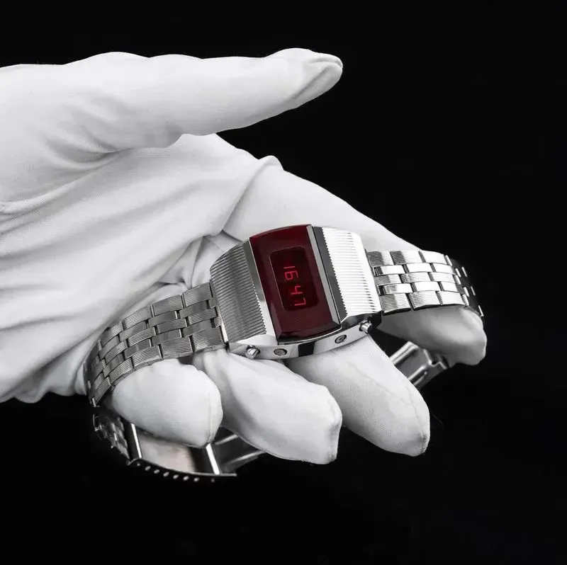 Электроника-1 — первые LED-часы СССР. 1973 год