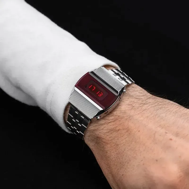 Электроника-1 — первые LED-часы СССР. 1973 год